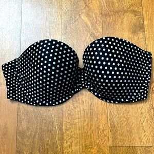 Victoria’s Secret strapless bra